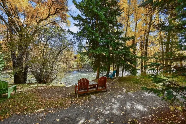 850 Blue River Pkwy #E5, Silverthorne, CO 80498