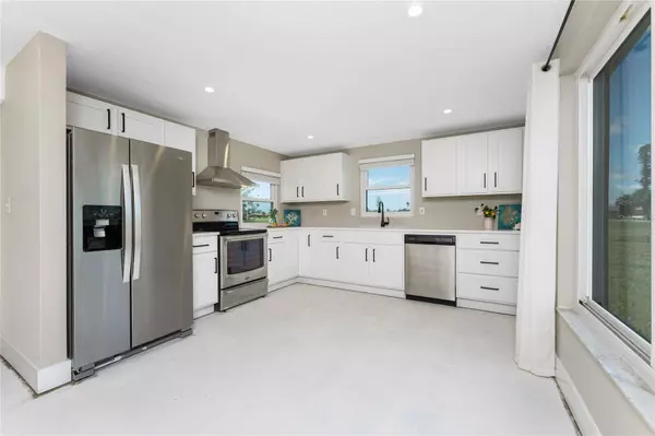 11 OAKLAND HILLS RD, Rotonda West, FL 33947