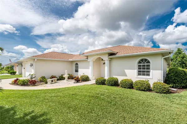 25 MARINER LN, Rotonda West, FL 33947