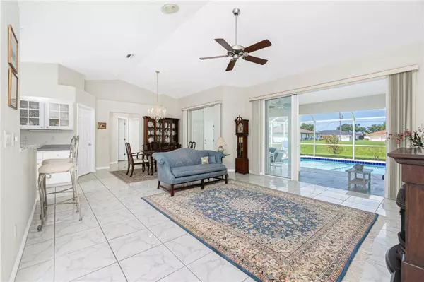 25 MARINER LN, Rotonda West, FL 33947