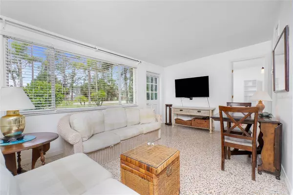 348 W WENTWORTH ST, Englewood, FL 34223