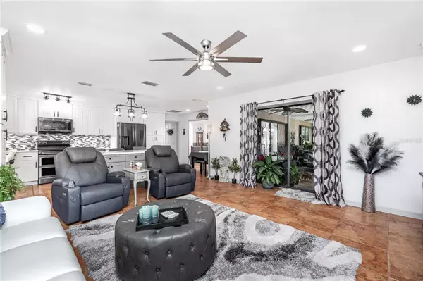 30 BUNKER LN, Rotonda West, FL 33947