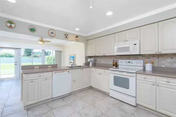 533 FOXWOOD BLVD, Englewood, FL 34223