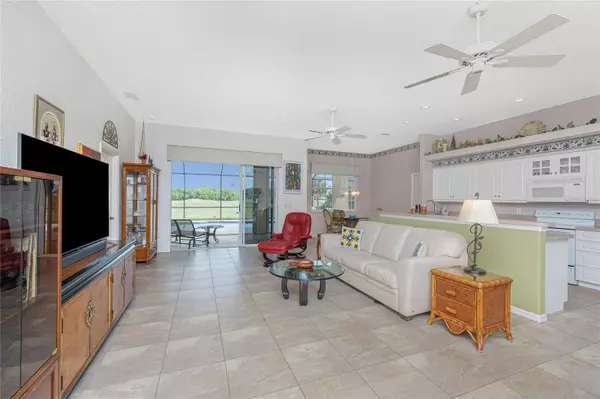 8542 LAKESIDE DR, Englewood, FL 34224