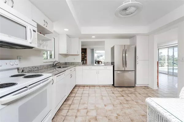 141 ROTONDA CIR, Rotonda West, FL 33947