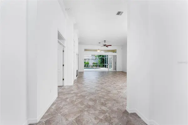 680 LAKESCENE DR, Venice, FL 34293