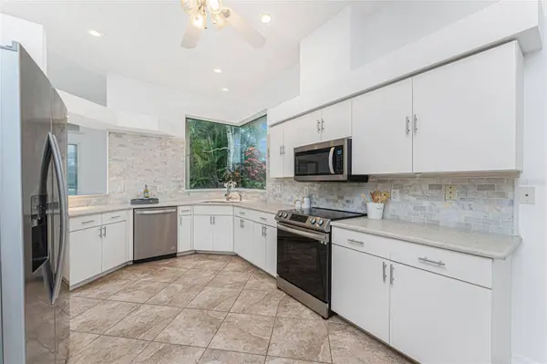 680 LAKESCENE DR, Venice, FL 34293