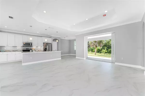 119 WHITE PINE DR, Rotonda West, FL 33947