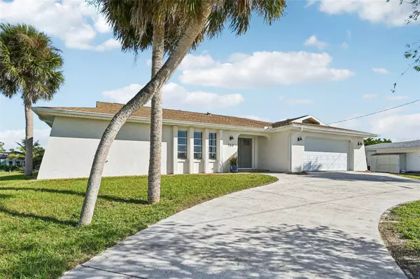 560 SANDLOR DR, Englewood, FL 34223