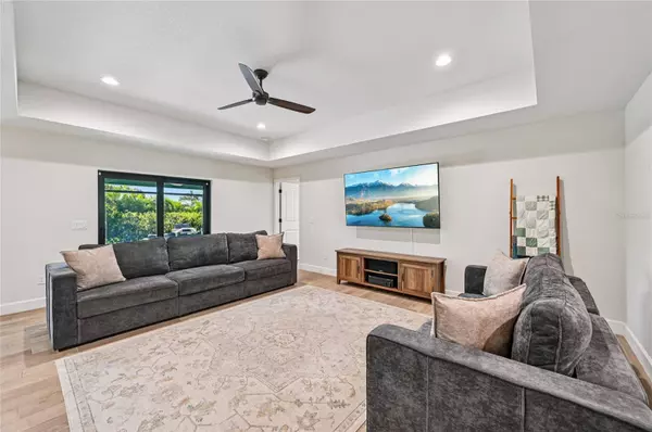 525 SUNSET RD N, Rotonda West, FL 33947