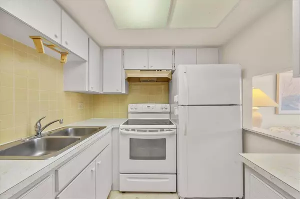 3 QUAILS RUN BLVD #3203, Englewood, FL 34223