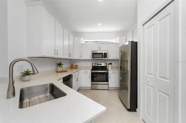 8117 SHORE LAKE DR, Englewood, FL 34224