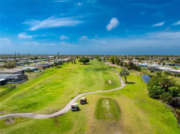 9 OAKLAND HILLS CT, Rotonda West, FL 33947