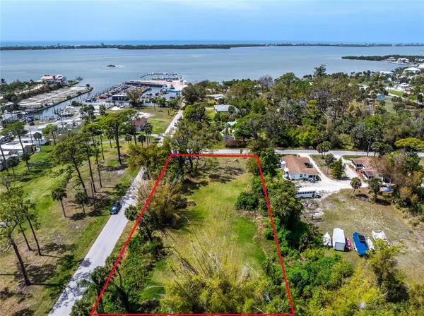 PINEAPPLE ST, Englewood, FL 34223