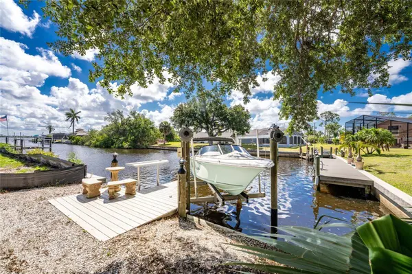 2532 DIXON TER, Port Charlotte, FL 33981