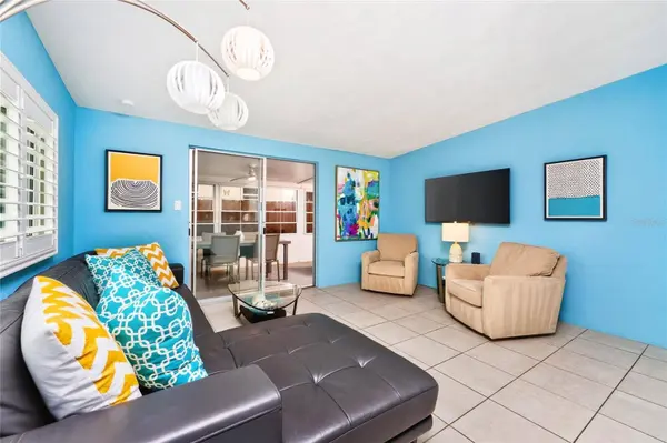 1330 HOLIDAY DR, Englewood, FL 34223