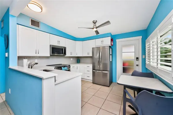 1330 HOLIDAY DR, Englewood, FL 34223