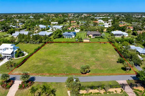 220 GREEN DOLPHIN DR, Placida, FL 33946