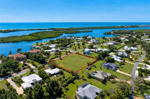220 GREEN DOLPHIN DR, Placida, FL 33946