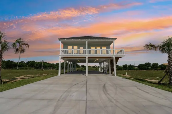 1319 Sapphire Palms CT, San Leon, TX 77539