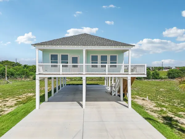 1319 Sapphire Palms CT, San Leon, TX 77539