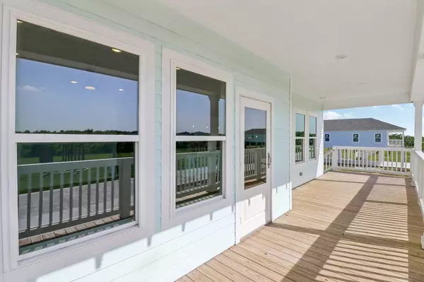 1338 Sapphire Palms CT, San Leon, TX 77539