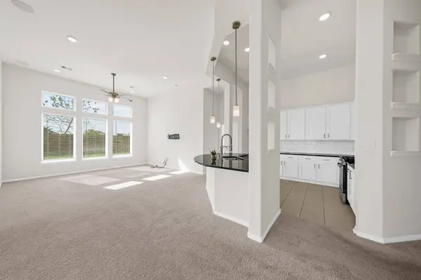 13105 Oleander Bay LN, Texas City, TX 77568