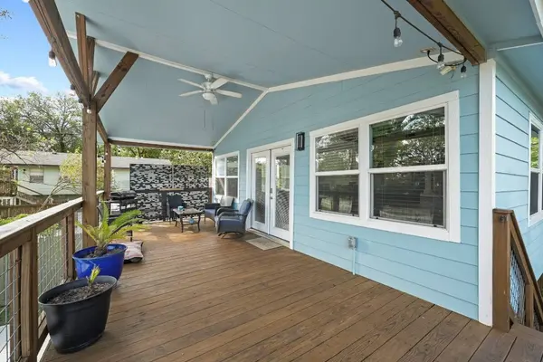 3802 Bayshore DR, Bacliff, TX 77518