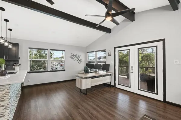 3802 Bayshore DR, Bacliff, TX 77518