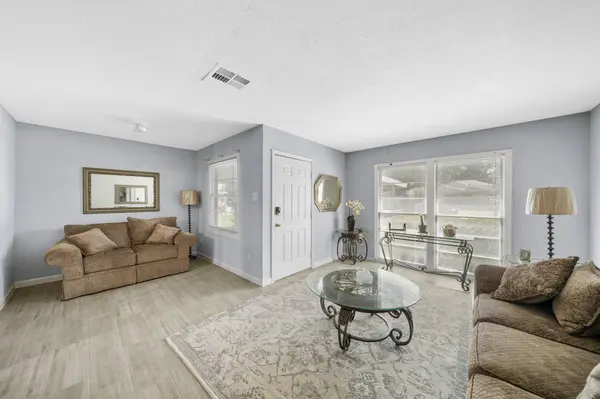 206 Tilden DR, Pasadena, TX 77506