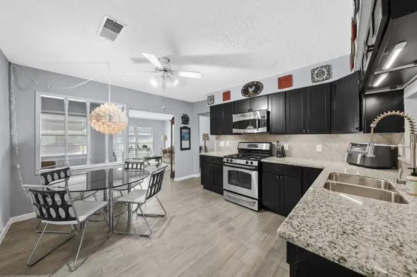 206 Tilden DR, Pasadena, TX 77506