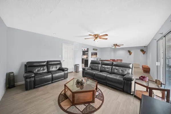 206 Tilden DR, Pasadena, TX 77506