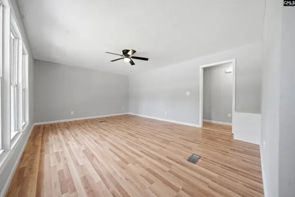 1040 E Sherwood Drive, Sumter, SC 29153