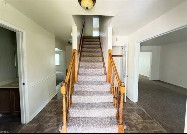 1321 Northvale DR, Virginia Beach, VA 23464