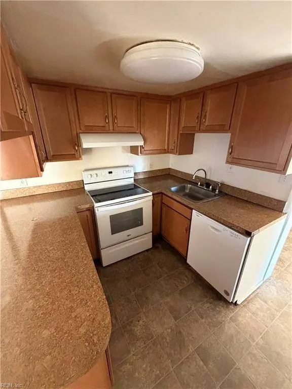 3648 Ship Chandlers WHRF, Virginia Beach, VA 23453