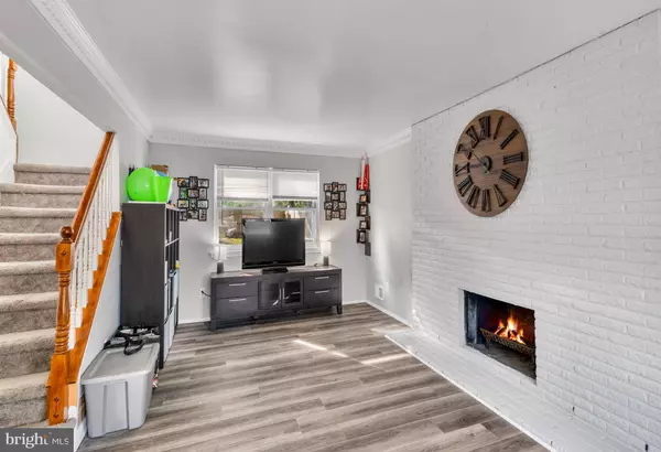 3 REGULUS DR, Turnersville, NJ 08012