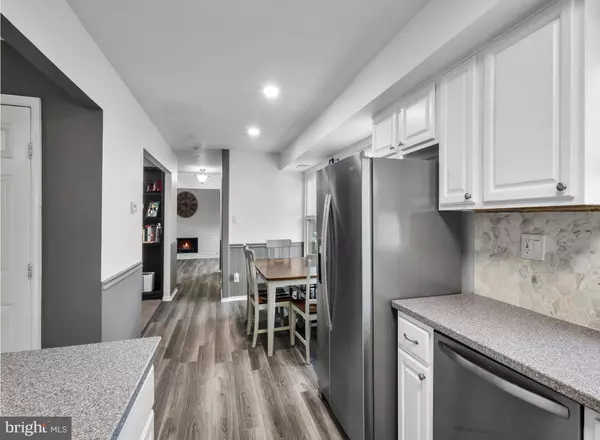 3 REGULUS DR, Turnersville, NJ 08012