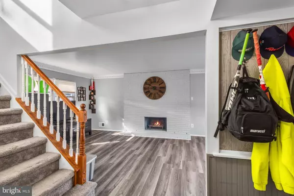 3 REGULUS DR, Turnersville, NJ 08012