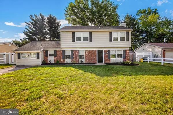 3 REGULUS DR, Turnersville, NJ 08012