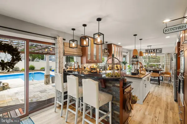 48 MAYFLOWER DR, Sicklerville, NJ 08081