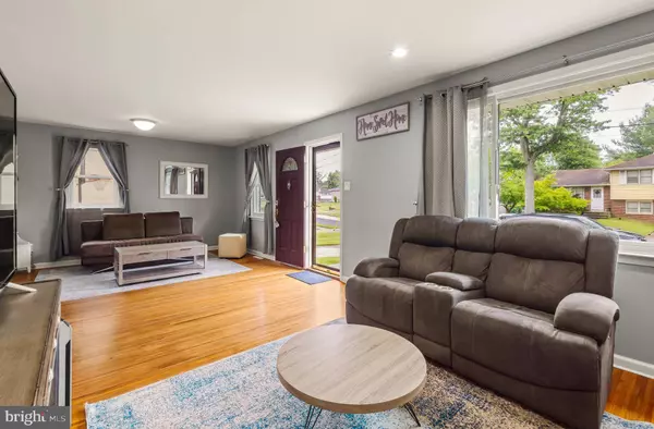 126 GREENWOOD RD, Cherry Hill, NJ 08034