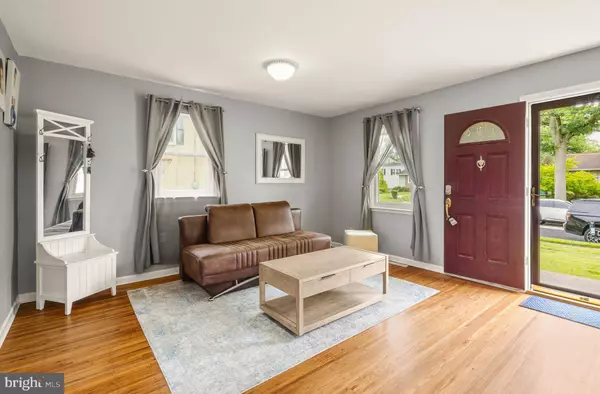 126 GREENWOOD RD, Cherry Hill, NJ 08034