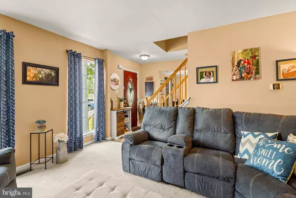 5 LACY CT, Clayton, NJ 08312