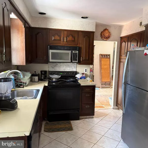 206 MIMOSA DR, Cherry Hill, NJ 08003