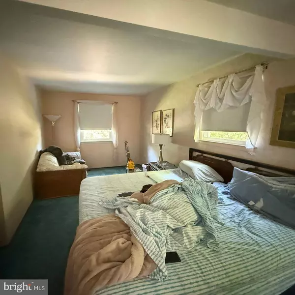 206 MIMOSA DR, Cherry Hill, NJ 08003