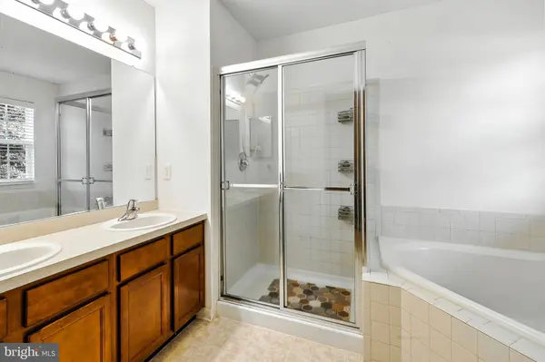 1657 CARRIAGE DR, Williamstown, NJ 08094