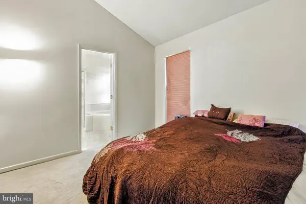 1657 CARRIAGE DR, Williamstown, NJ 08094