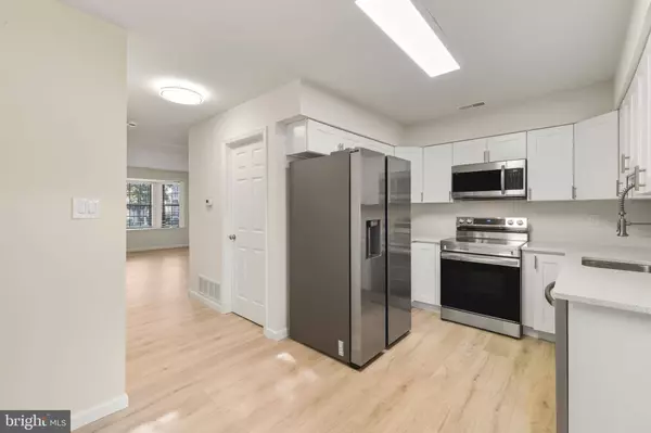 512 ESSEX, West Deptford, NJ 08051