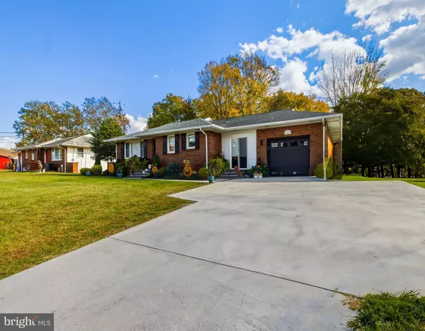 109 LAMBS RD, Sewell, NJ 08080