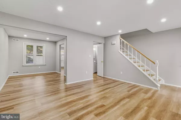 18 MADISON ST, Swedesboro, NJ 08085